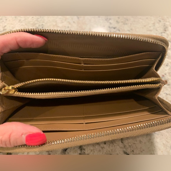 Miu Miu Tan Retired Croc-Embossed Wallet - Picture 6 of 15